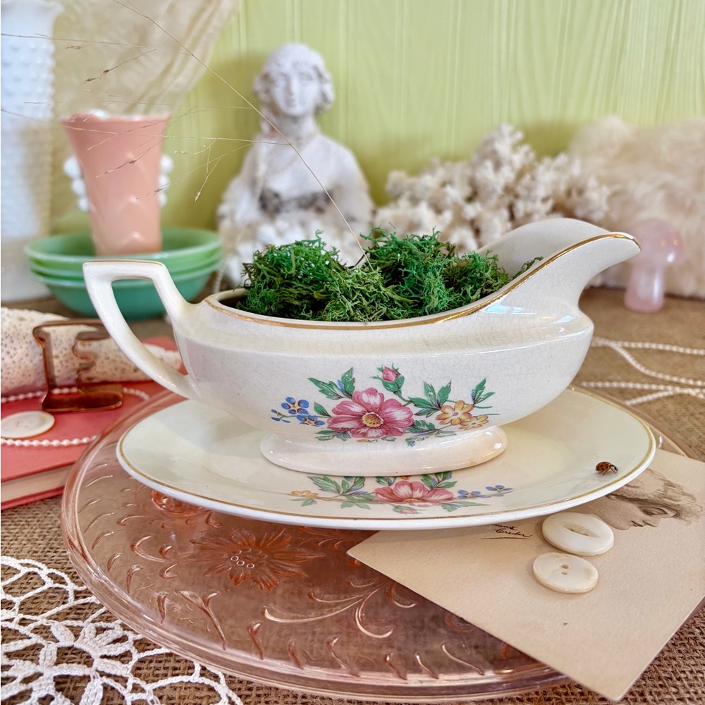 Vintage Ceramic Floral Gravy Boat & Plate / Unique Home Decor / Kitchen / Gift